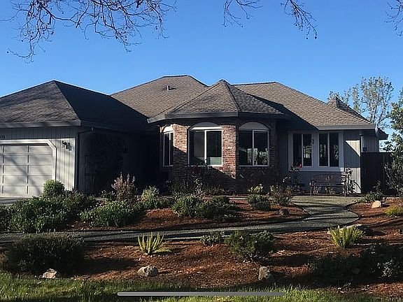 4th image of 9376 Lakewood Dr