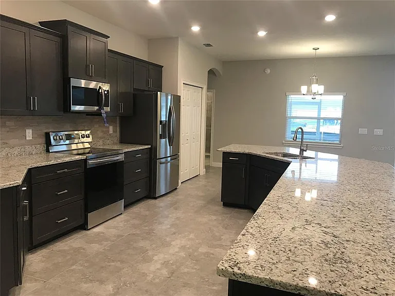 1437 Cypress View Ln — Photo 4