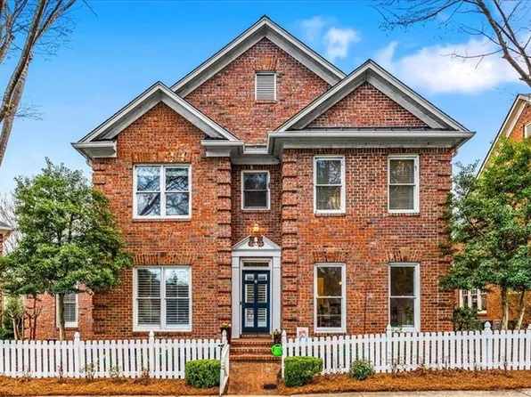 14 Checkerberry Sq, Greensboro, NC 27455