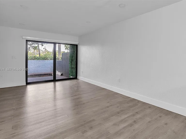 1901 NW South River Dr #28C — Photo 8