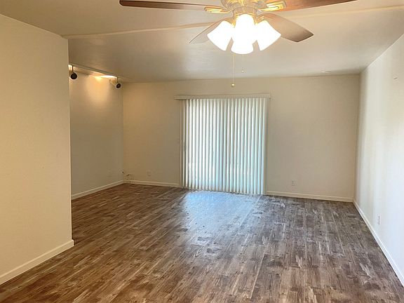 3rd image of 1019 E Cochise Dr
