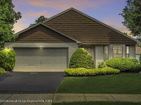15 Hansom Lane, Marlboro, NJ 07746