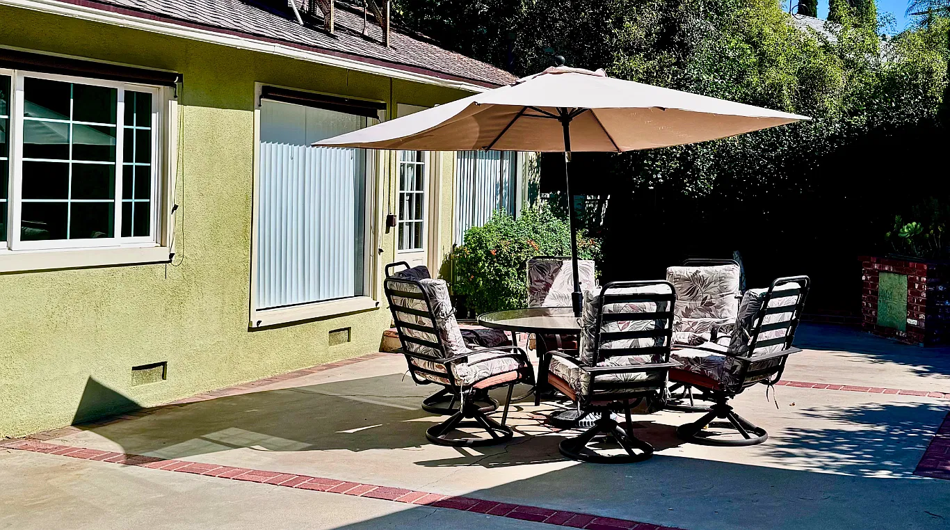 3 bed, 990 sqft, $4,000 — Photo 3