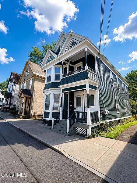 2nd image of 5 Ingersoll Avenue