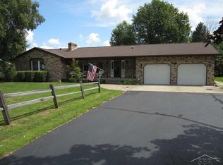 1689 S Beyer Rd, Saginaw, MI 48601
