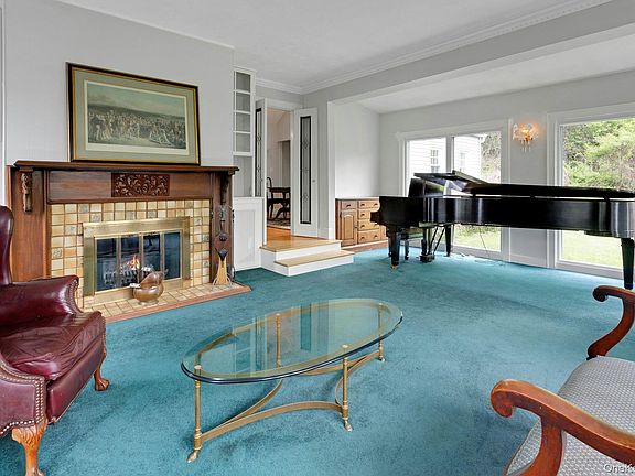 5th image of 31 Spring Street S
