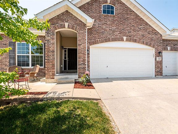 3rd image of 328 Magoffin Trails Ct