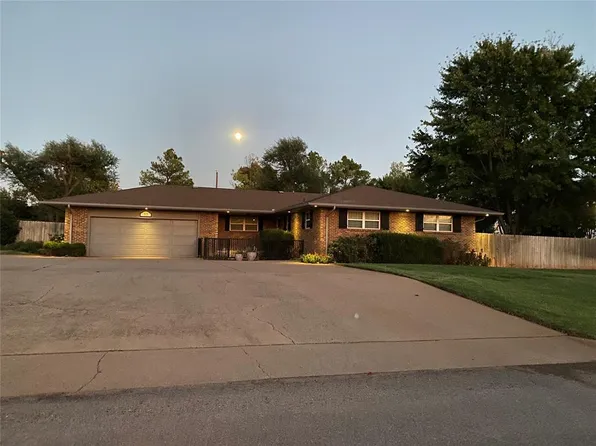 522 N Booth Ave, Elk City, OK 73644
