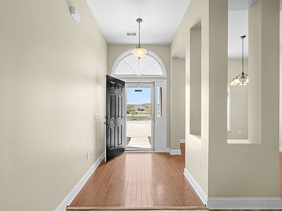 3rd image of 3108 Byrom Rd.