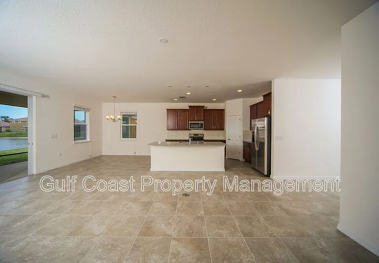 2903 Esmeralda Dr — Photo 9