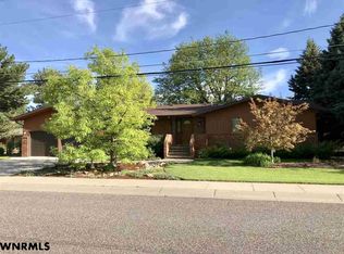 302 E 38th St, Scottsbluff, NE 69361