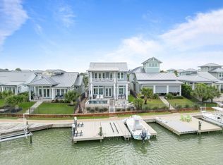 125 Reserve Ln, Rockport, TX 78382