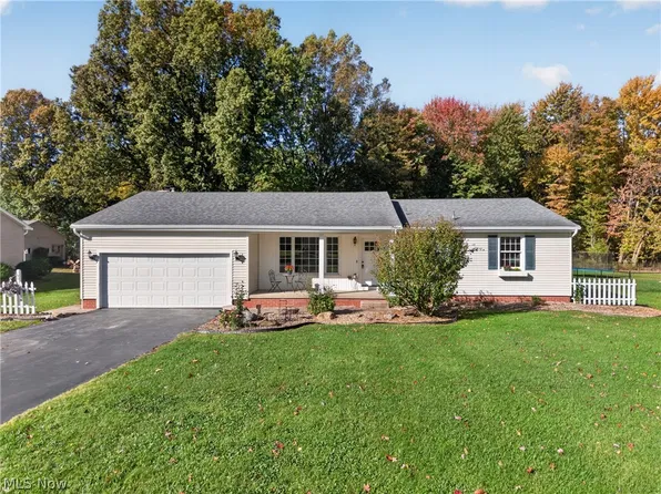 6092 Chidester Dr, Canfield, OH 44406