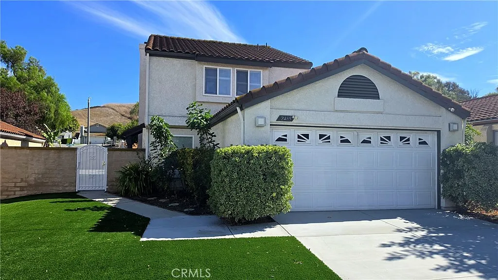 3 bed, 2.5 bath, 1434 sqft, $3,695 — Photo 1
