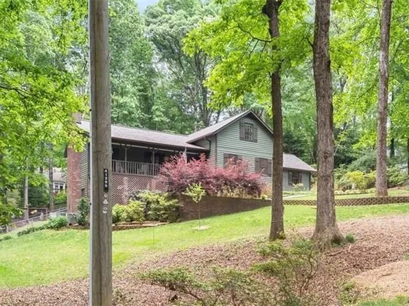 4052 Oak Harbour Cir, Gainesville, GA 30506