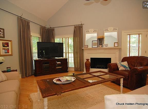 3rd image of 204 Glen Rose Ct