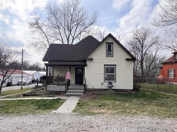 104 N Ralls St, New London, MO 63459