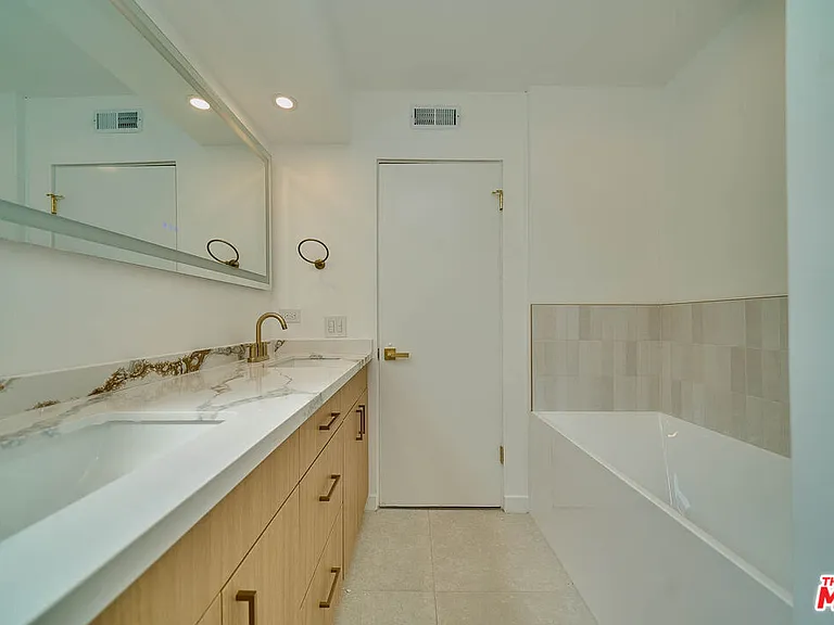 840 18th St #1 — Photo 20