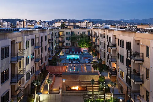5600 Wilshire Photo 1
