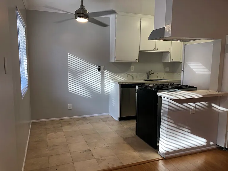 120 Roswell Ave #9 — Photo 7