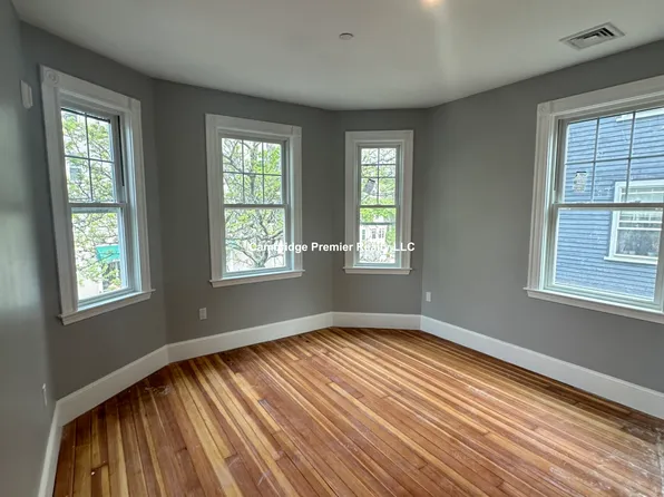 32 Putnam Ave, Cambridge, MA