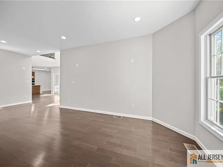 7 Mount Pleasant Ave — Photo 7