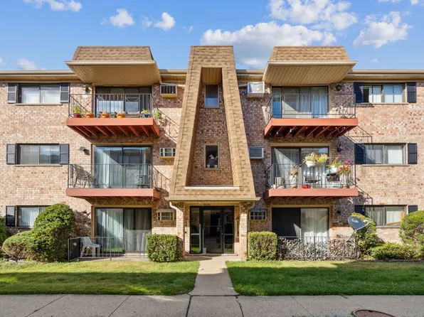 5315 N Delphia Ave APT 216, Chicago, IL 60656