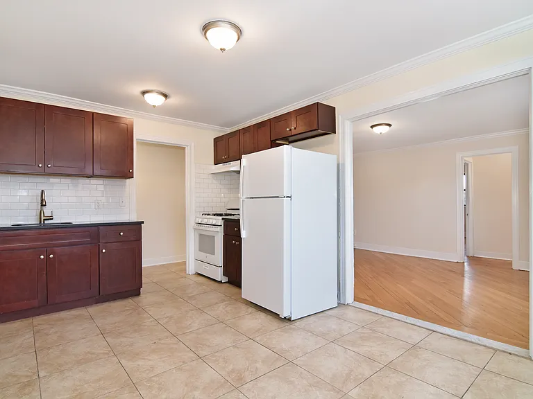 105 5th Ave #3D — Photo 3