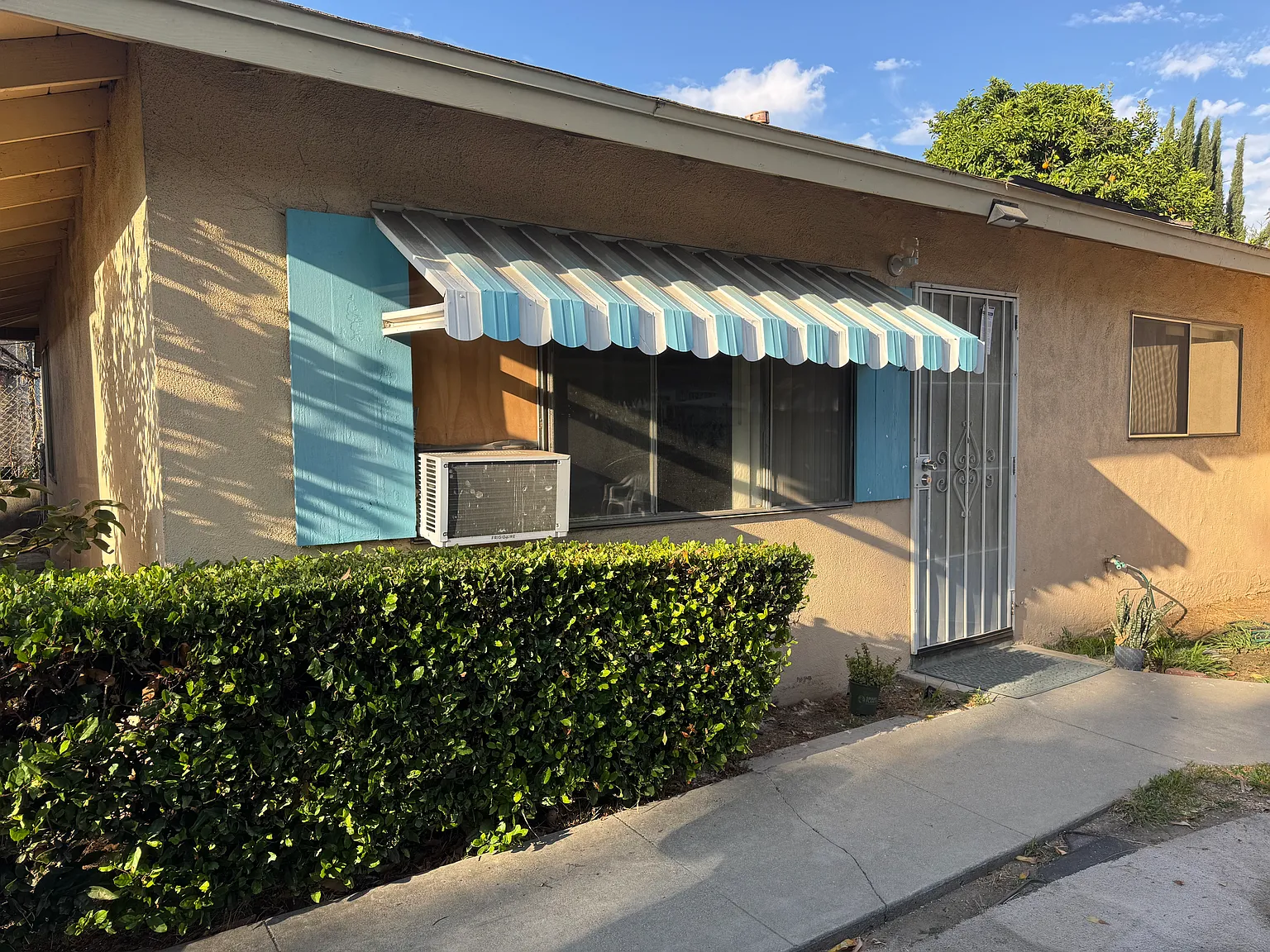 3112 1/2 Willard Ave — Photo 1