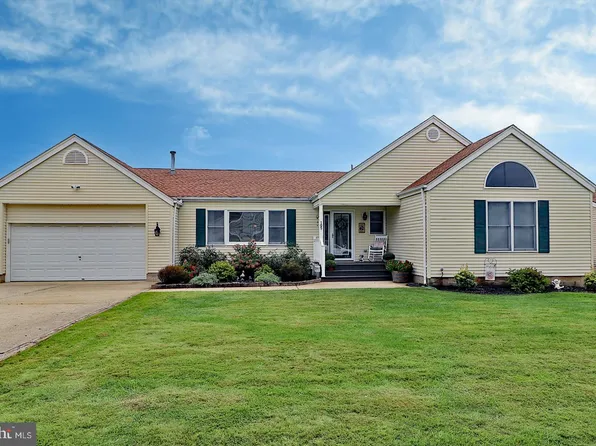 105 Greenwood Ln, Forked River, NJ 08731