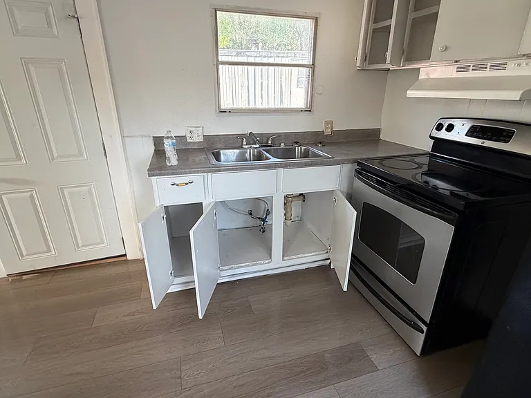203 Dodge Ave — Photo 9