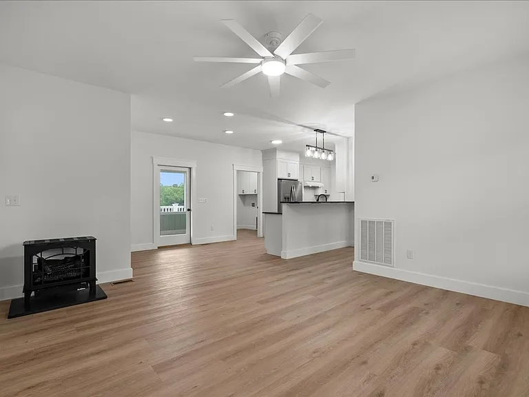 246 Magnolia Dr — Photo 5