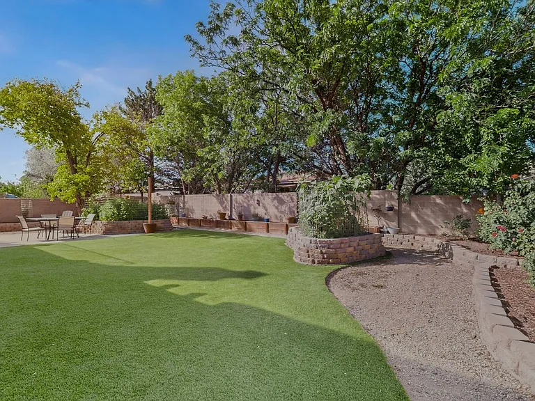 7504 Rio Salado Ct NW — Photo 40