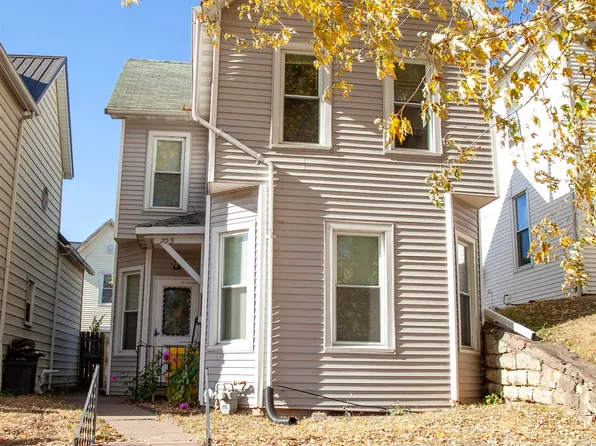 703 Garfield Ave, Dubuque, IA 52001