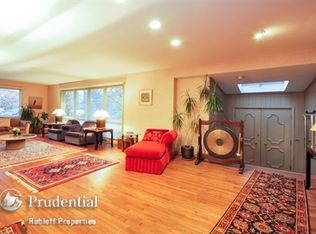 629 W Elm St, Wheaton, IL 60189