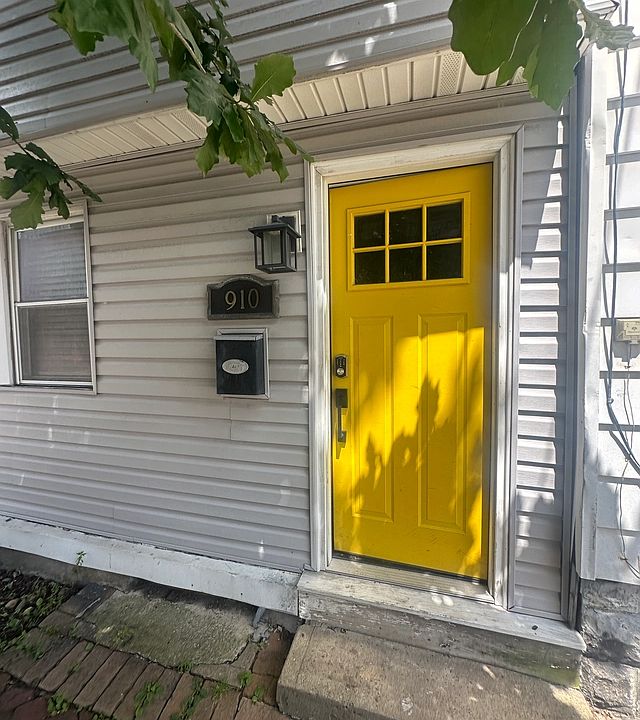 1st image of 910 James St