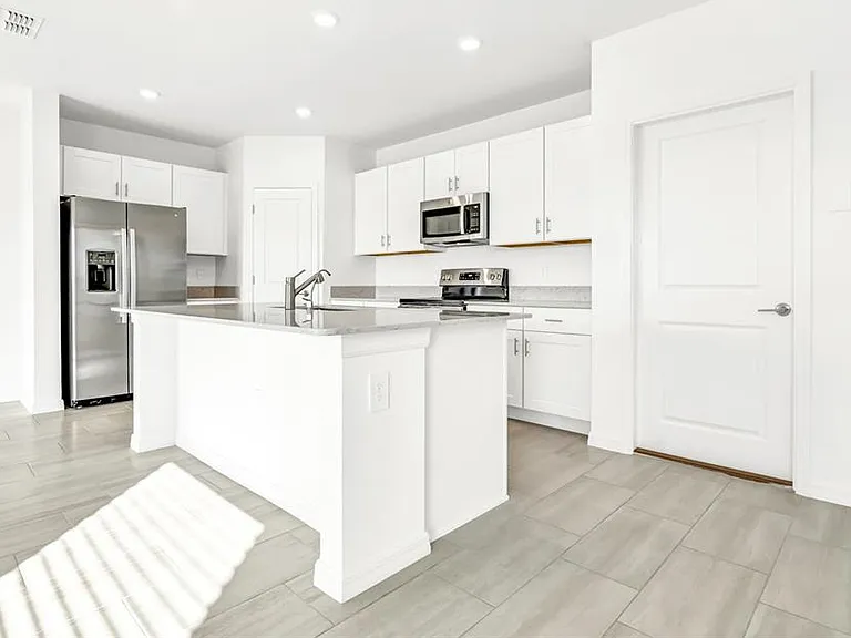 11672 Radiant Shore Loop — Photo 12