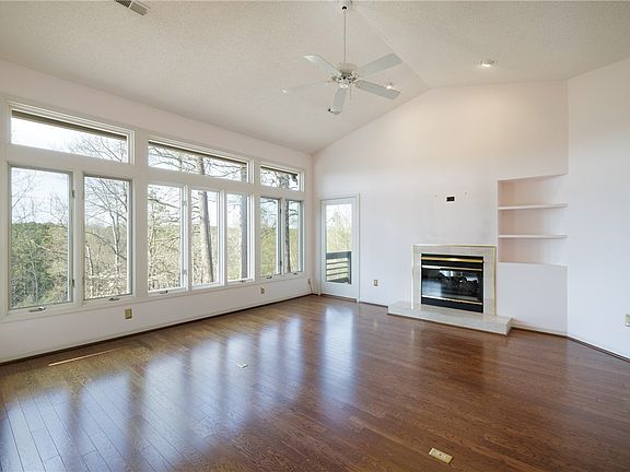 3rd image of 47 Gulf Stream Ln
