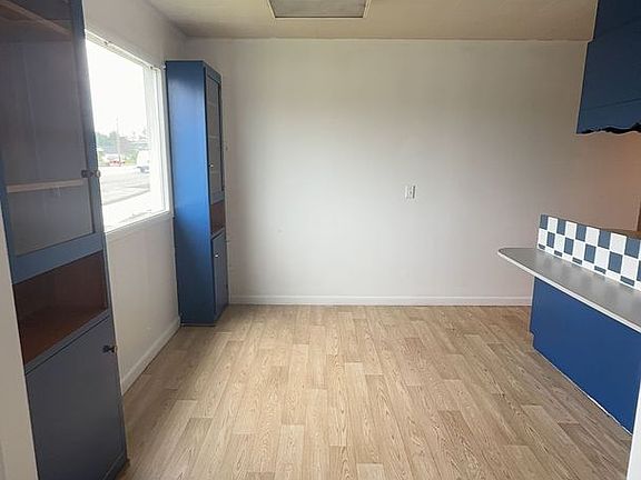 5th image of 122 N West Blvd #112