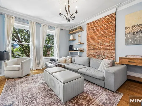 232 Montgomery Street #3, Jersey City, NJ 07302