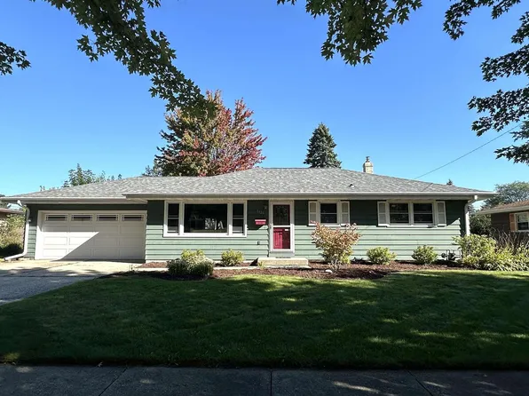 2421 Hyacinth Avenue, Janesville, WI 53545