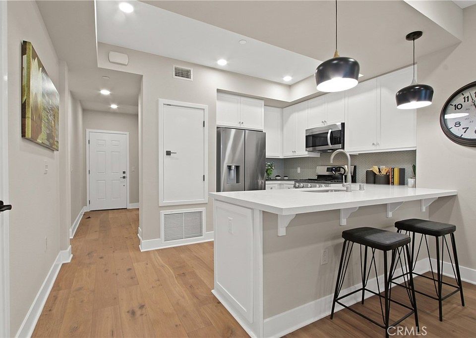 1st image of 927 Deep Valley Dr #215