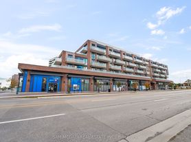 215 Lakeshore Rd W