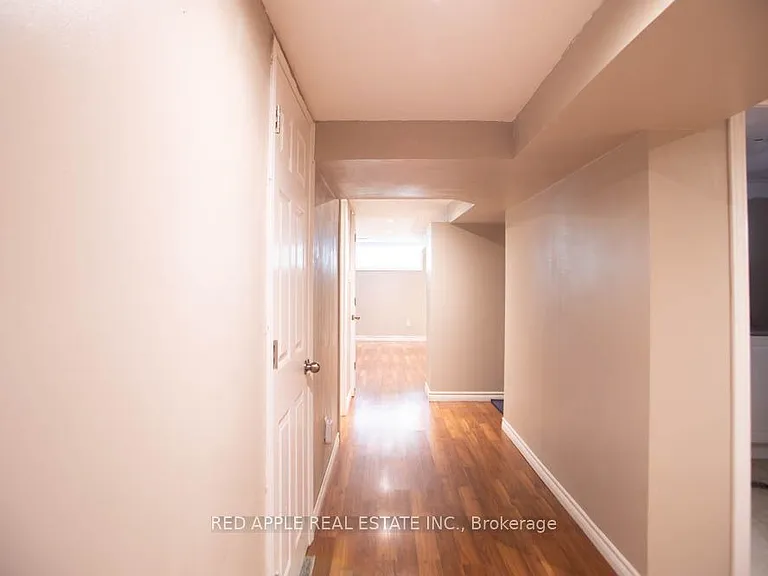 126 Longford Dr — Photo 9