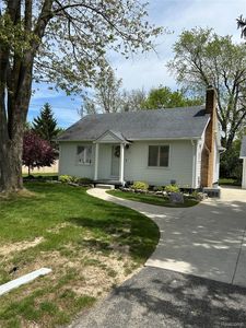 1431 Denies St, Burton, MI, 48509