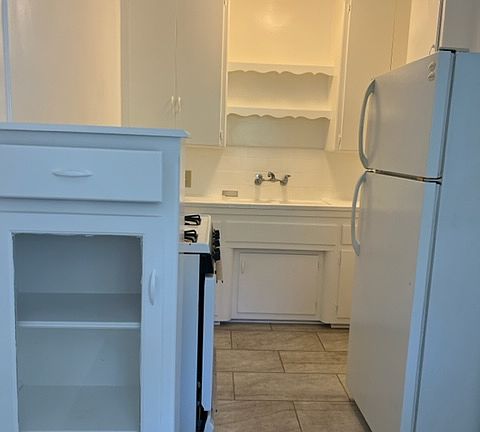 4th image of 1227 N Crescent Heights Blvd APT 201
