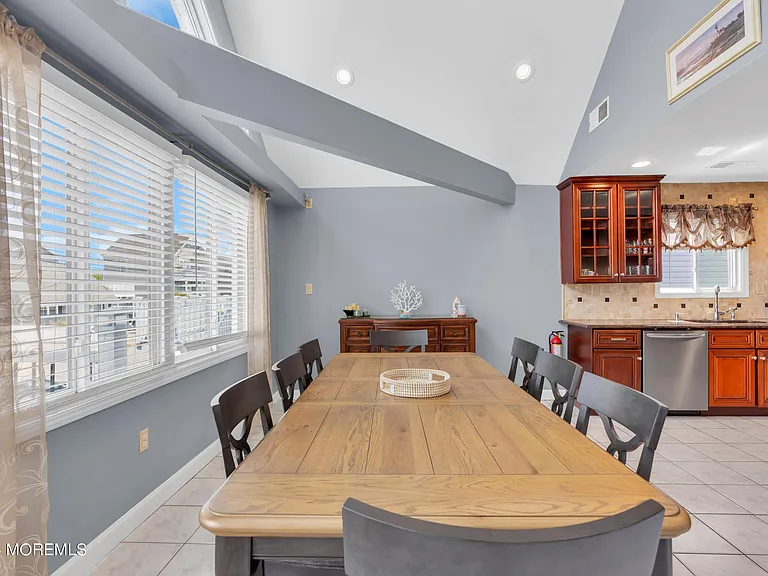117 Harding Ave — Photo 8
