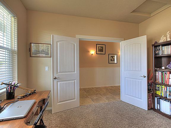 3rd image of 731 Pinnacle Dr