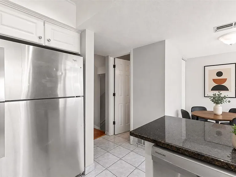 502 S Willow Ave #6 — Photo 6