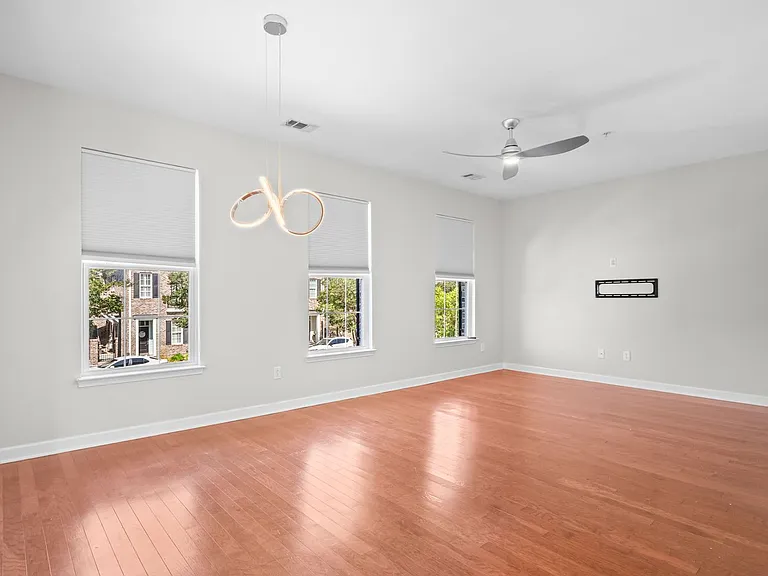 2798 Howard Ave #G — Photo 6
